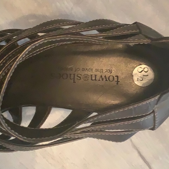 Pewter color Strapped sandals - Picture 7 of 15